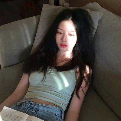 小资女孩向前冲